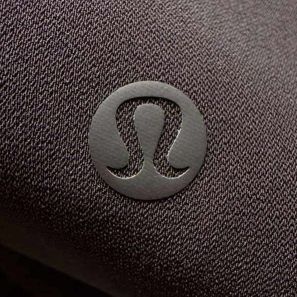 Lululemon On The Fly Pants Black Elastic Waist with Drawstring Woven 27  Size 4 - Picture 3 of 10